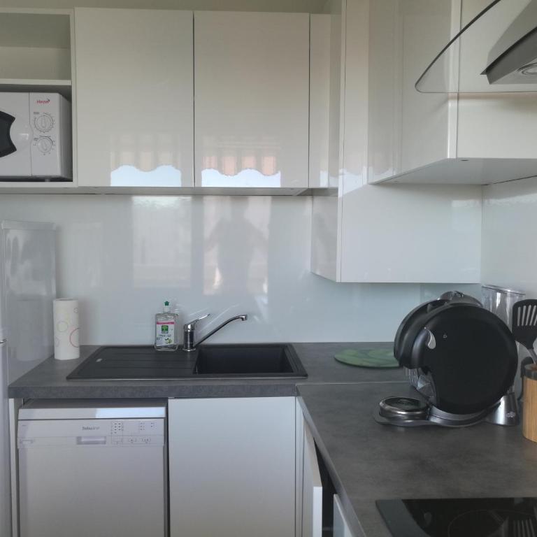 Sea Side Oceanides - Apartamento Estudio con vistas al mar - 13