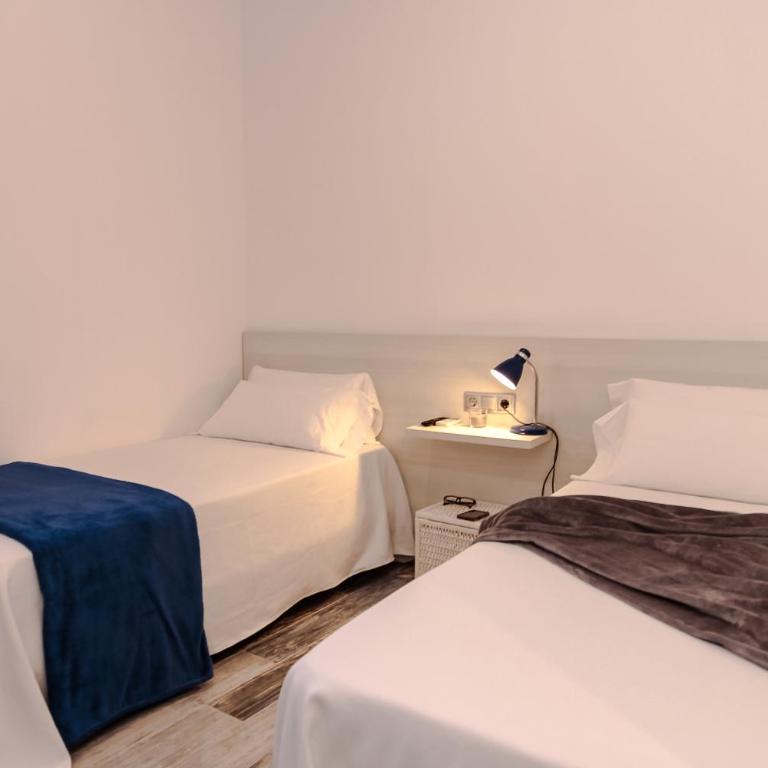 8 Rooms Tarifa - Habitación Doble - 2 camas - 12