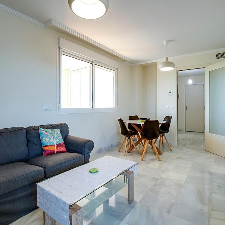 Beachside Apartment with Pool - Two-Bedroom Apartment - 12