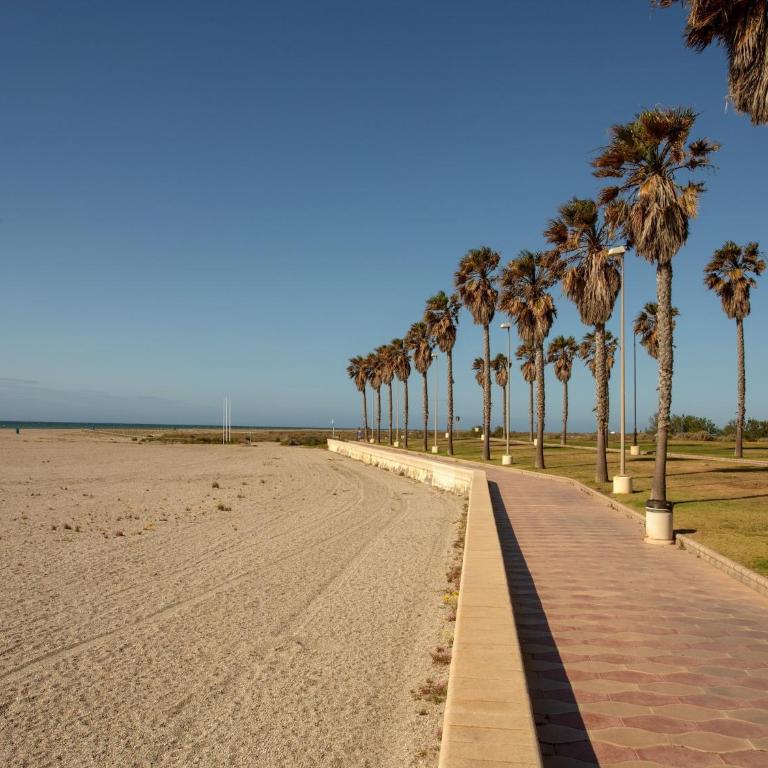 Beachside Apartment with Pool - Two-Bedroom Apartment - 35