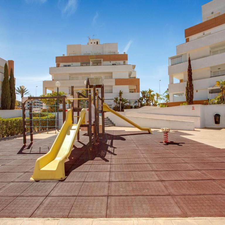 Beachside Apartment with Pool - Two-Bedroom Apartment - 7