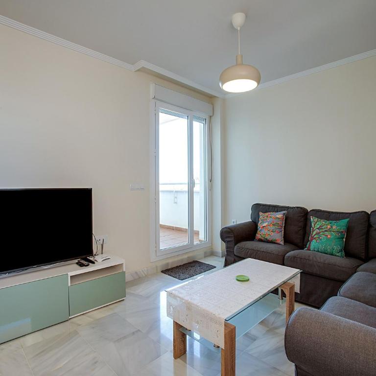 Beachside Apartment with Pool - Two-Bedroom Apartment - 4