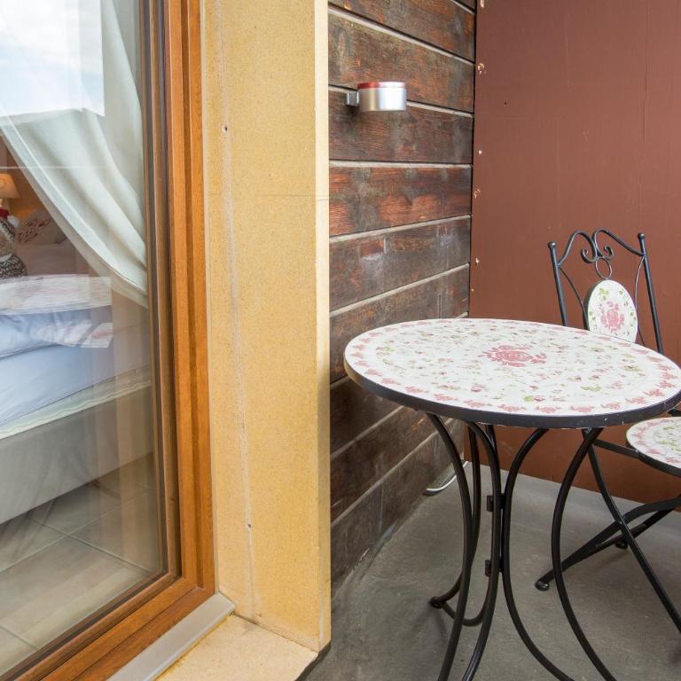 Hôtel de charme la Poste - Standard Doppelzimmer South mit Balkon - 5