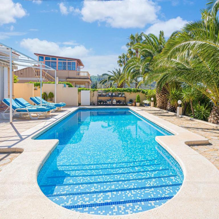 Sunny Poolside Stay in Busot - Three-Bedroom Vacation Home - 1