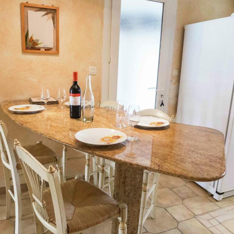 Chic Narbonne Pool Retreat - Maison de Vacances 2 Chambres - 13