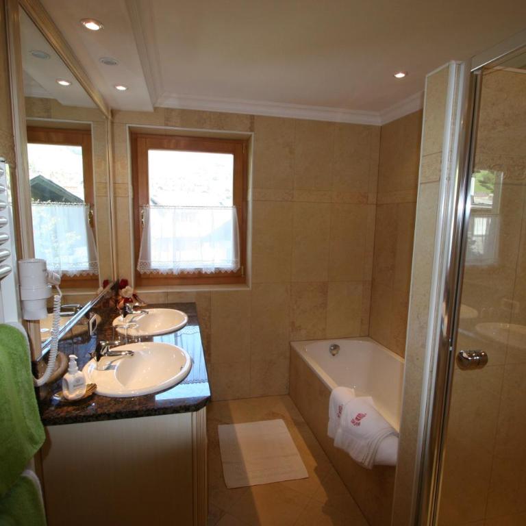 Hotel Al Sonnenhof - Suite con Vista Montagna - 5