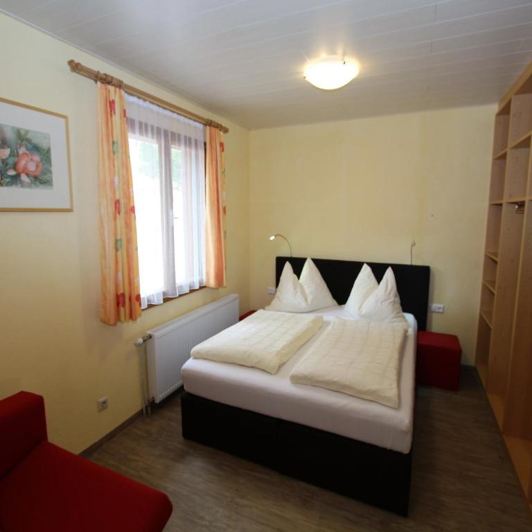 Sunlit Cabin with Jacuzzi in Turracherhohe - Ferienhaus mit 2 Schlafzimmern - 14