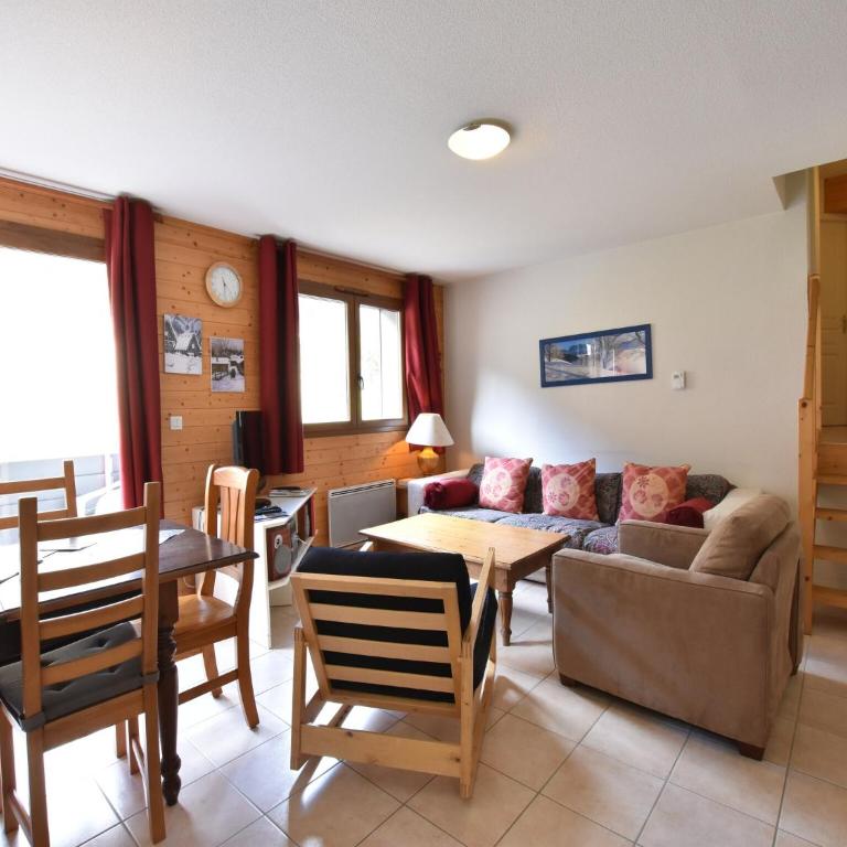 Apartment in La Chapelle near Ski Lift - Appartement 3 Chambres - 6