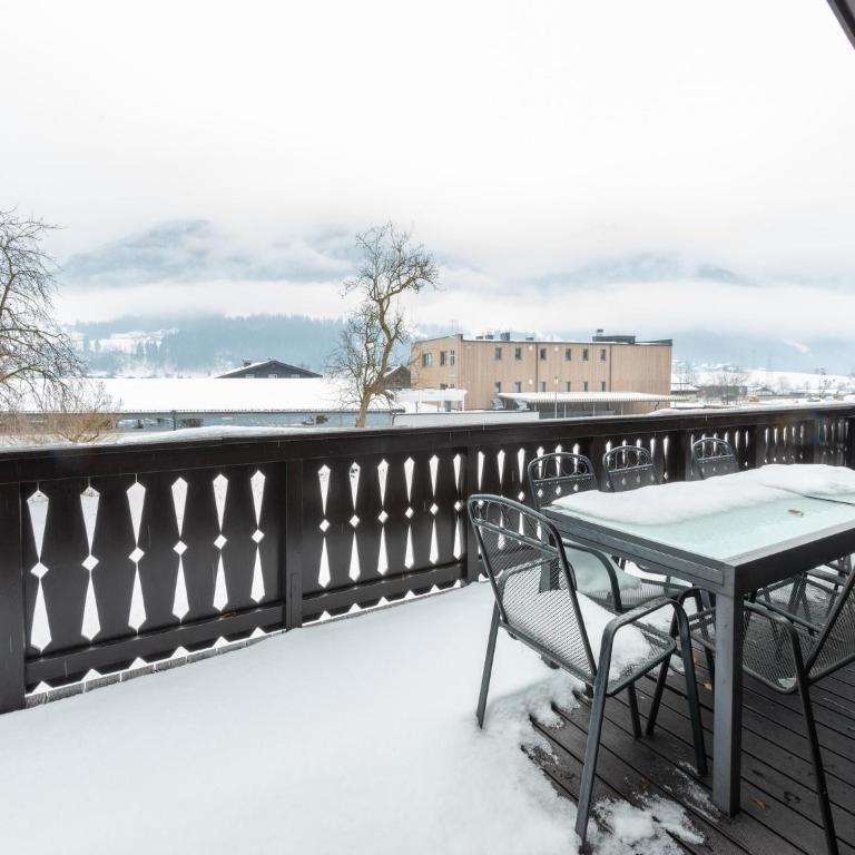 Heritage Chalet in Niedernsill near Ski Area - Four-Bedroom Vacation Home - 36