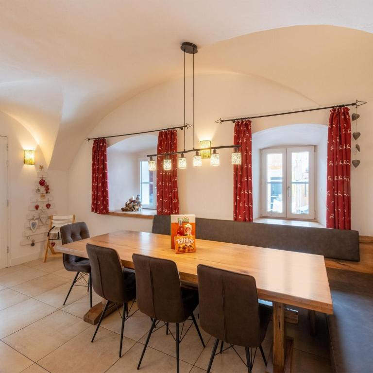 Heritage Chalet in Niedernsill near Ski Area - Four-Bedroom Vacation Home - 30