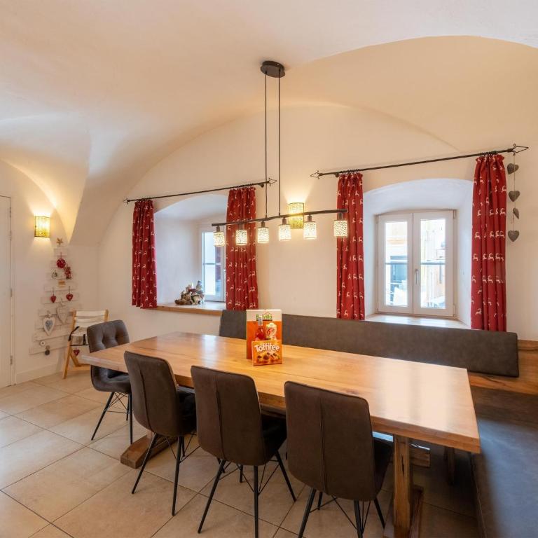Heritage Chalet in Niedernsill near Ski Area - Four-Bedroom Vacation Home - 2