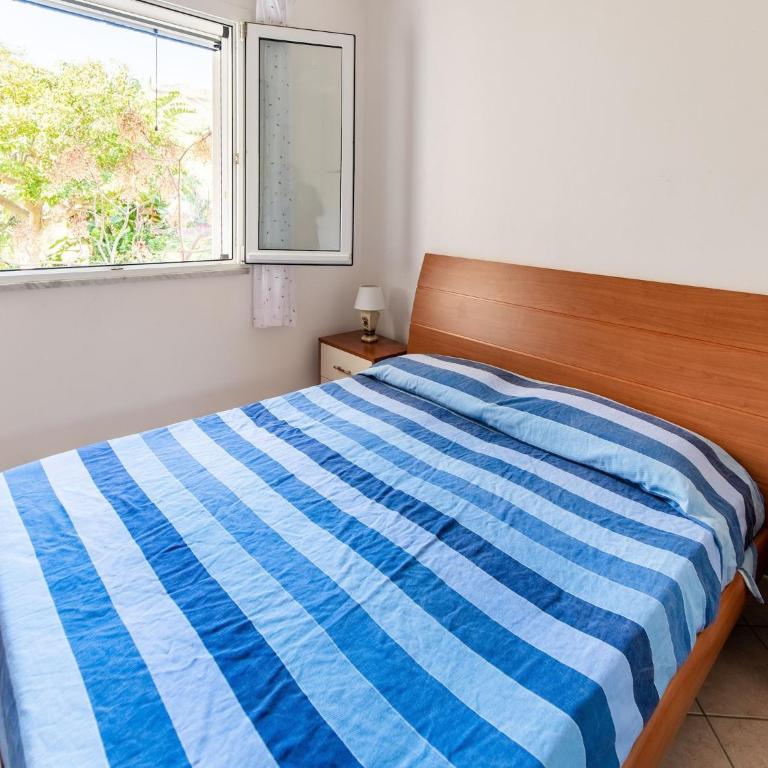 Simplistic Holiday Home in Sciacca near Horse Riding - Two-Bedroom Holiday Home - 4