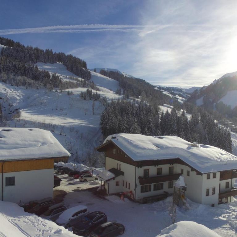 Modern Holiday Home in Maria Alm near Ski Area - Ferienhaus mit 3 Schlafzimmern - 30