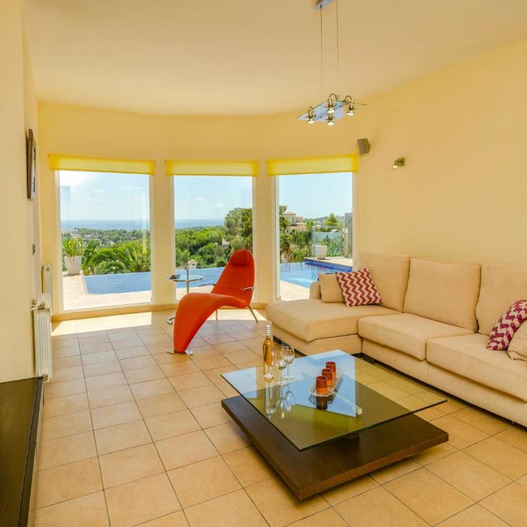 Unique villa in Moraira with infinity pool - Three-Bedroom Villa - 12