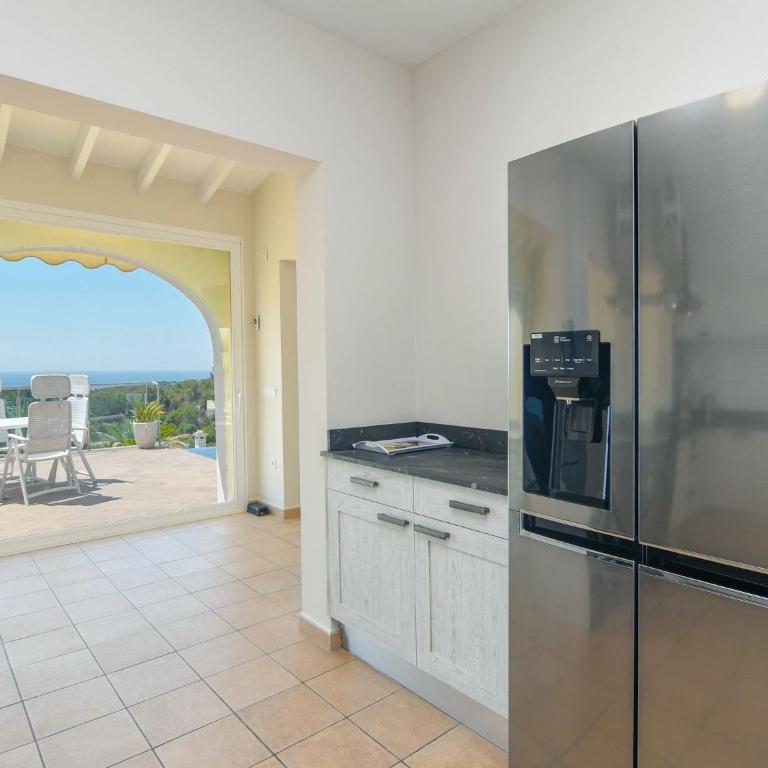 Unique villa in Moraira with infinity pool - Three-Bedroom Villa - 13