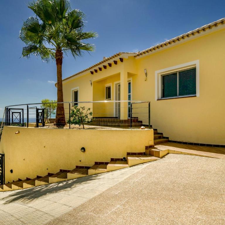 Unique villa in Moraira with infinity pool - Three-Bedroom Villa - 1