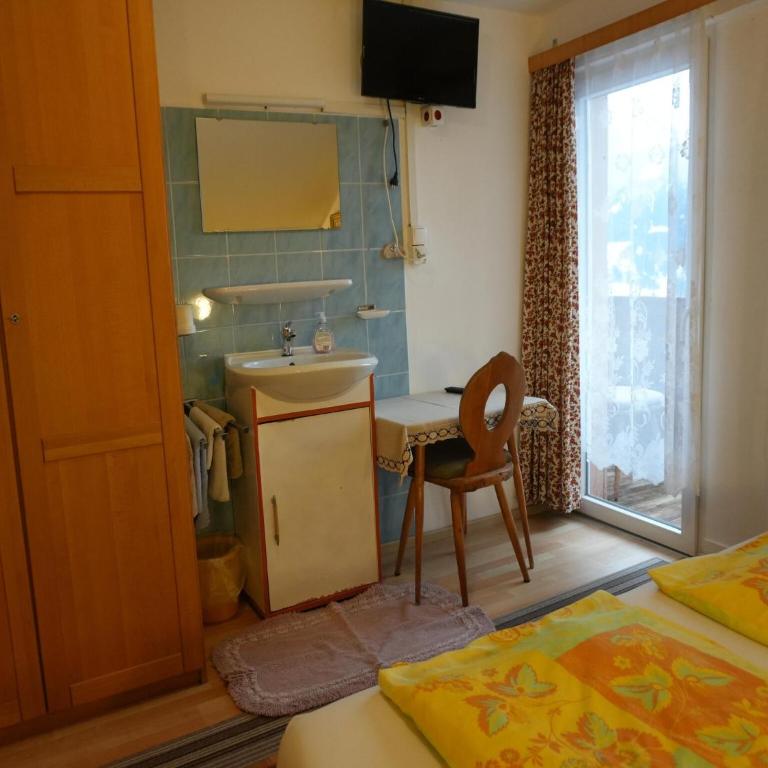 Group Holiday Home in Hippach with dreamy views - Ferienhaus mit 3 Schlafzimmern - 25