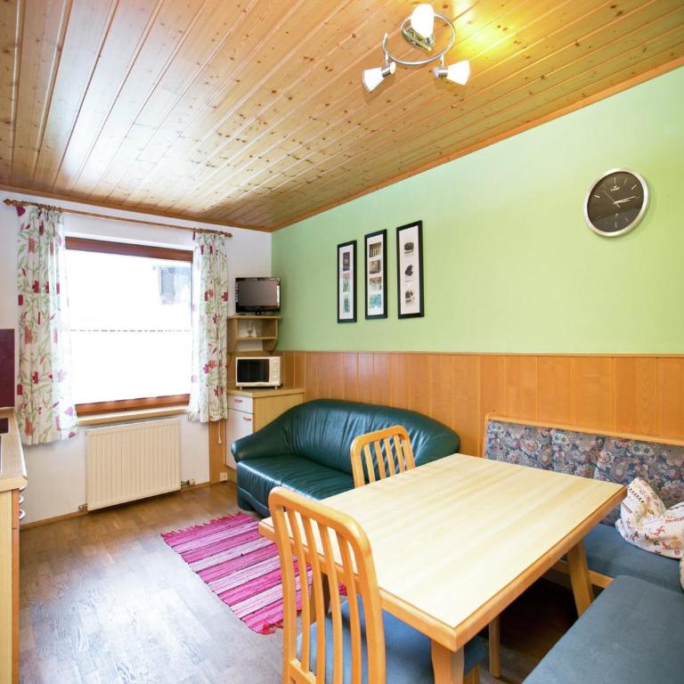 Apartment for families & groups in Altenmarkt - Ferienhaus mit 4 Zimmern - 2