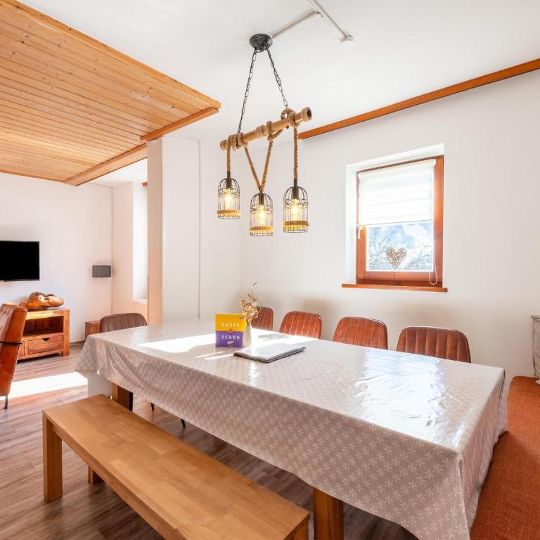 detached modern holiday home with sauna in the Salzburgerland - Ferienhaus mit 6 Schlafzimmern - 38