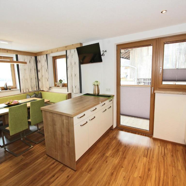 Spacious Holiday Home near Ski Area in Kaltenbach - Four-Bedroom Apartment - 23