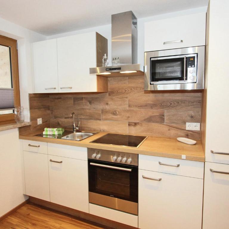 Spacious Holiday Home near Ski Area in Kaltenbach - Four-Bedroom Apartment - 25