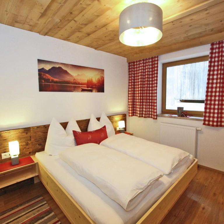 Spacious Holiday Home near Ski Area in Kaltenbach - Four-Bedroom Apartment - 21