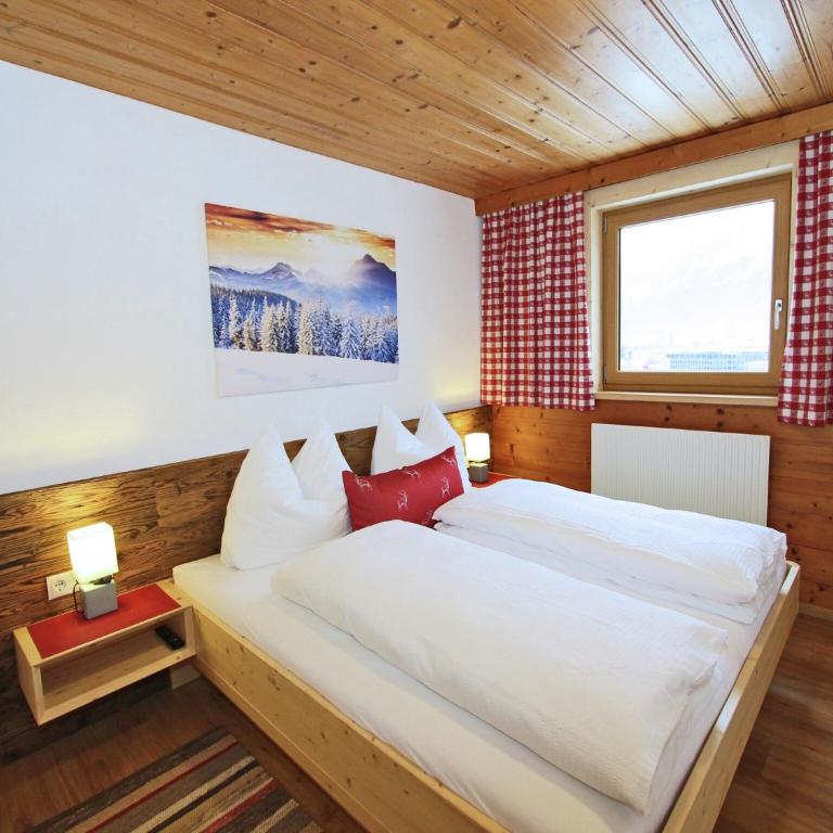 Spacious Holiday Home near Ski Area in Kaltenbach - Four-Bedroom Apartment - 14