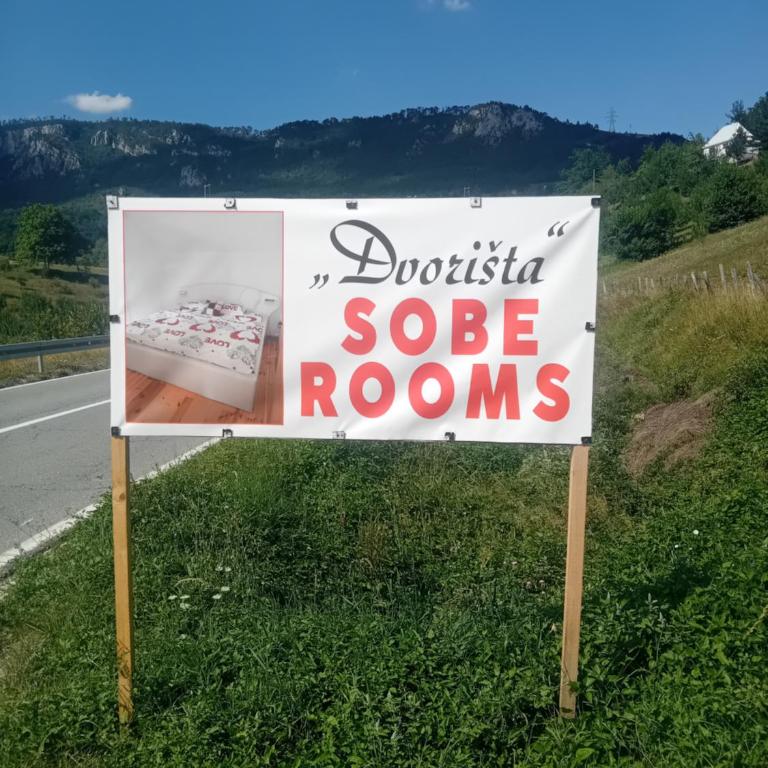 Rooms DVORIŠTA - Triple Room with Private External Bathroom - 16