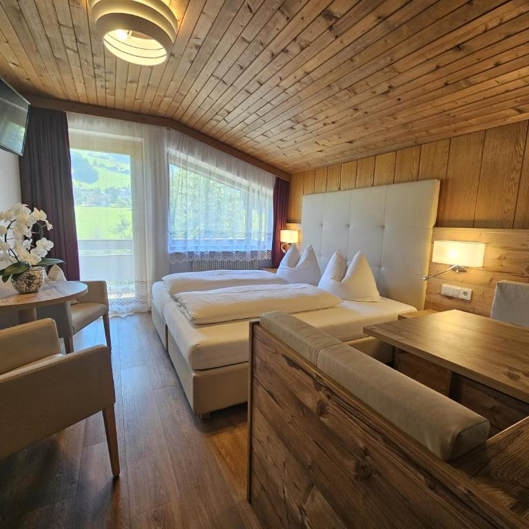 Pension Atlantic - Camera Matrimoniale con Balcone - 1