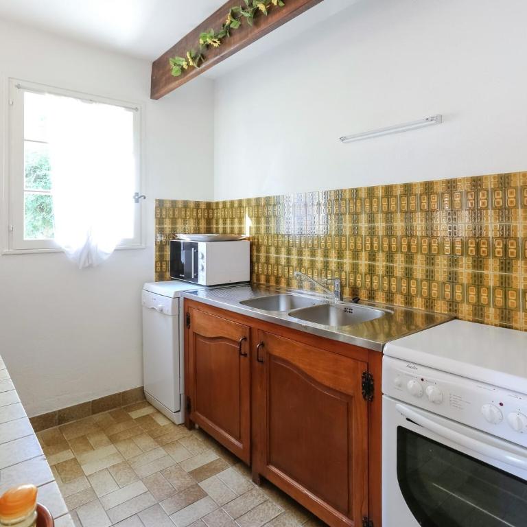 Provencal Holiday Home in Bormes-les-Mimosas with Pool - Maison de Vacances 2 Chambres - 25