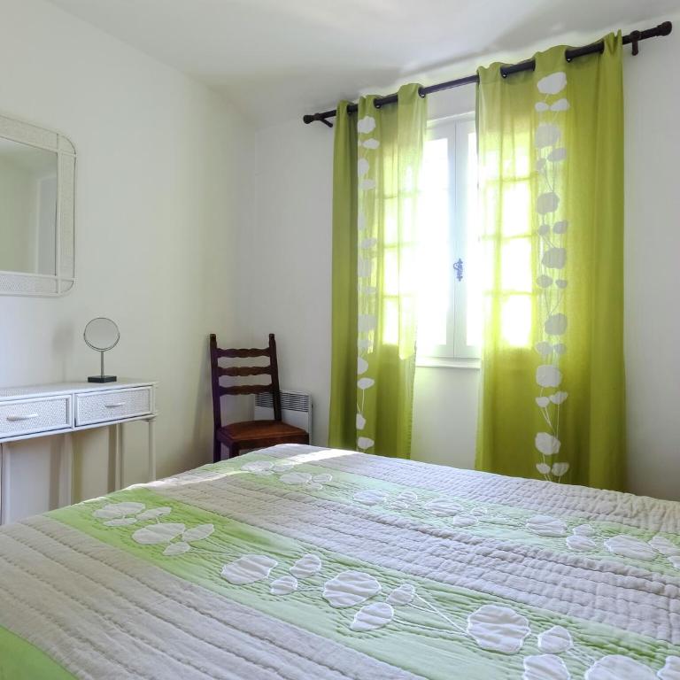 Provencal Holiday Home in Bormes-les-Mimosas with Pool - Maison de Vacances 3 Chambres - 2