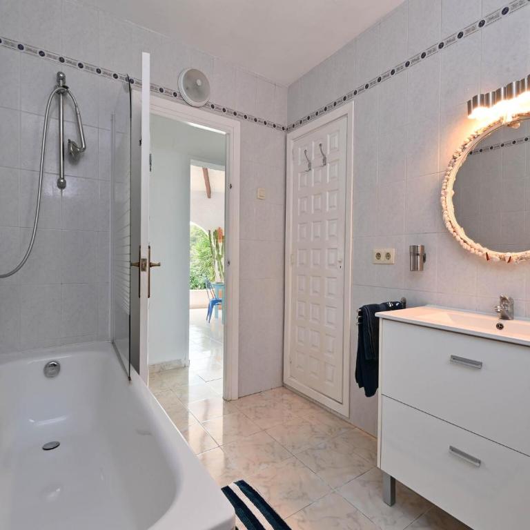Elegant Villa with Pool - Villa de 4 dormitorios - 23