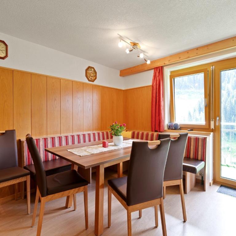Apartment in Kappl near Ski Slopes - Apartment mit 3 Schlafzimmern - 1