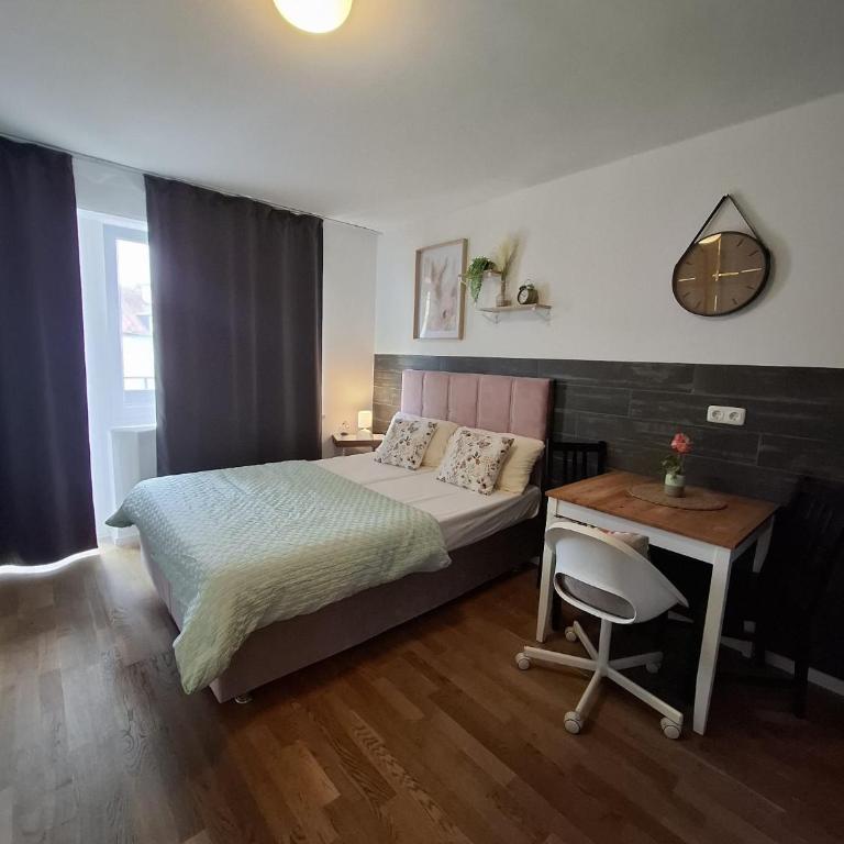 Central Munich Living - One-Bedroom Apartment - 1