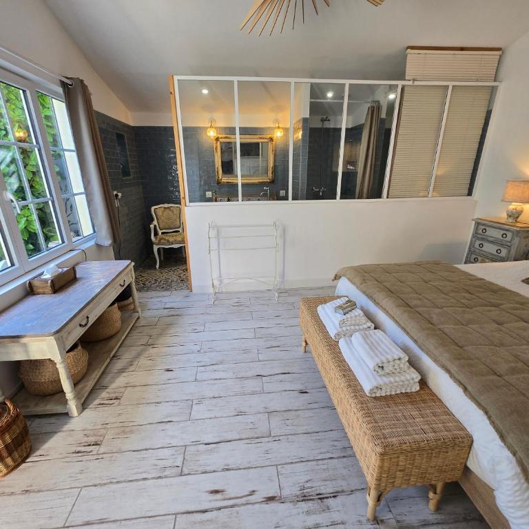 LE MAS DE LA TERRE - Chambres d'hôtes - Double Room with Terrace - 7