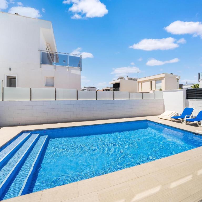 Sunny Villa with Private Pool - Four-Bedroom Villa - 7