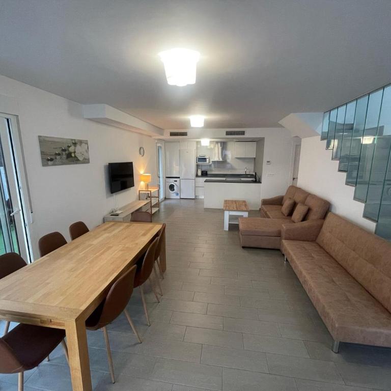 Sunny Villa with Private Pool - Four-Bedroom Villa - 17