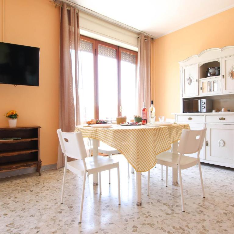 In vacanza da Rita - Appartamento con 2 Camere da Letto e Balcone - 9