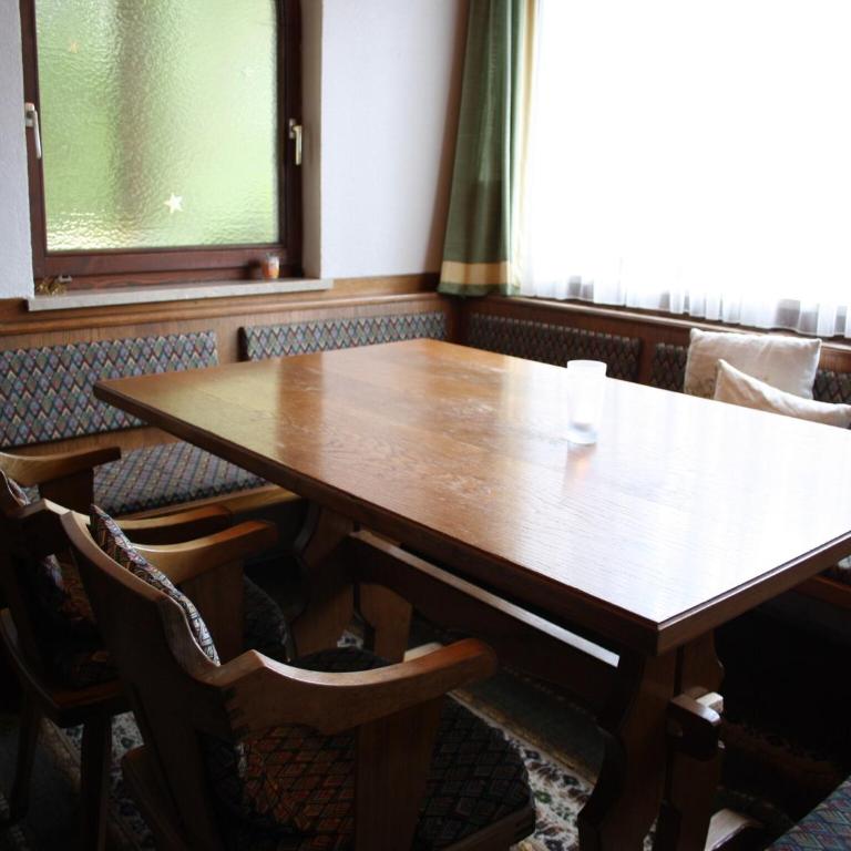 Large holiday home with plenty of privacy - Four-Bedroom Apartment - 7