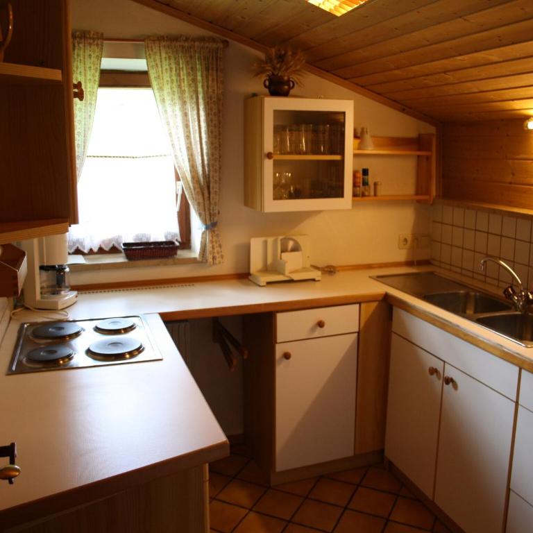 Large holiday home with plenty of privacy - Four-Bedroom Apartment - 8