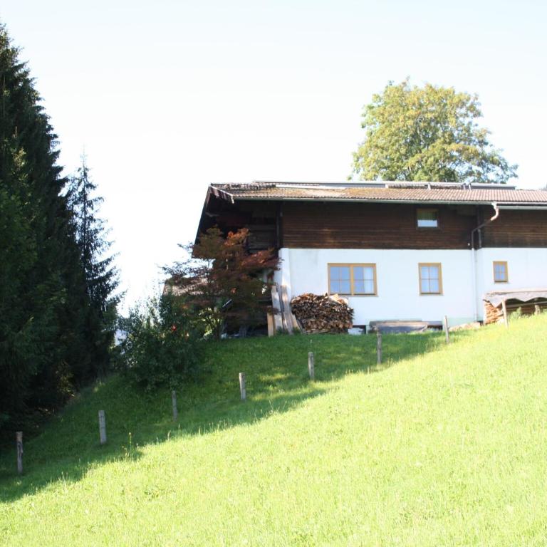 Large holiday home with plenty of privacy - Four-Bedroom Apartment - 6