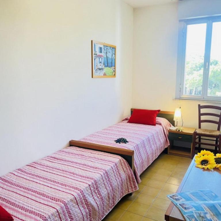 Bright apartment with balcony-Beahost - Appartamento - 4