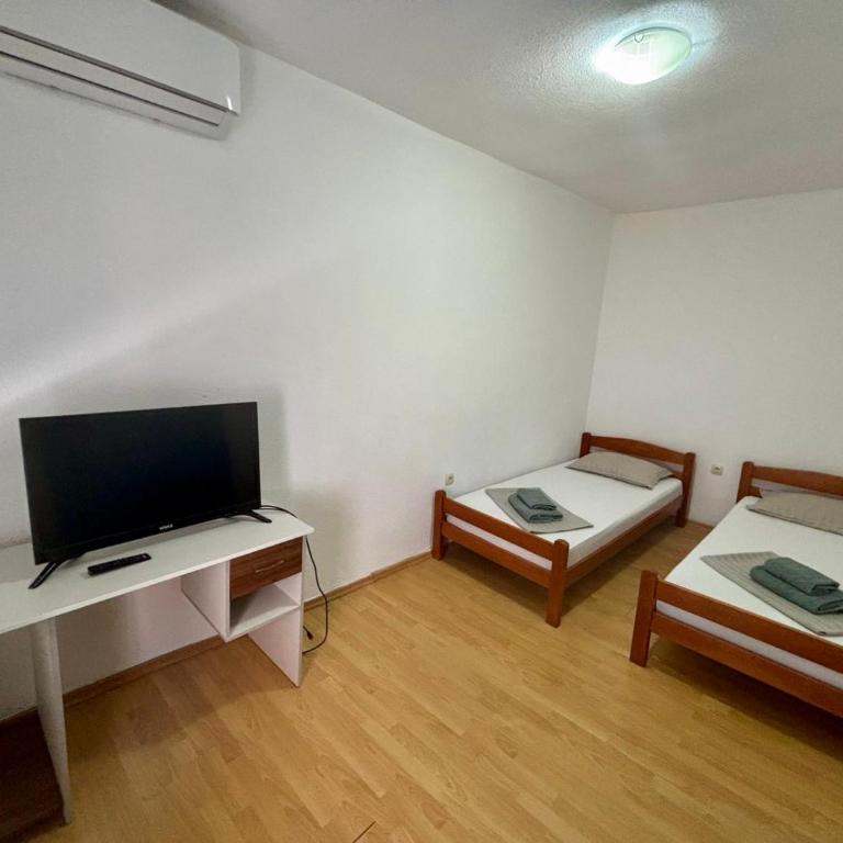 Apartment in Old Town- with parking - Two-Bedroom Apartment - 2