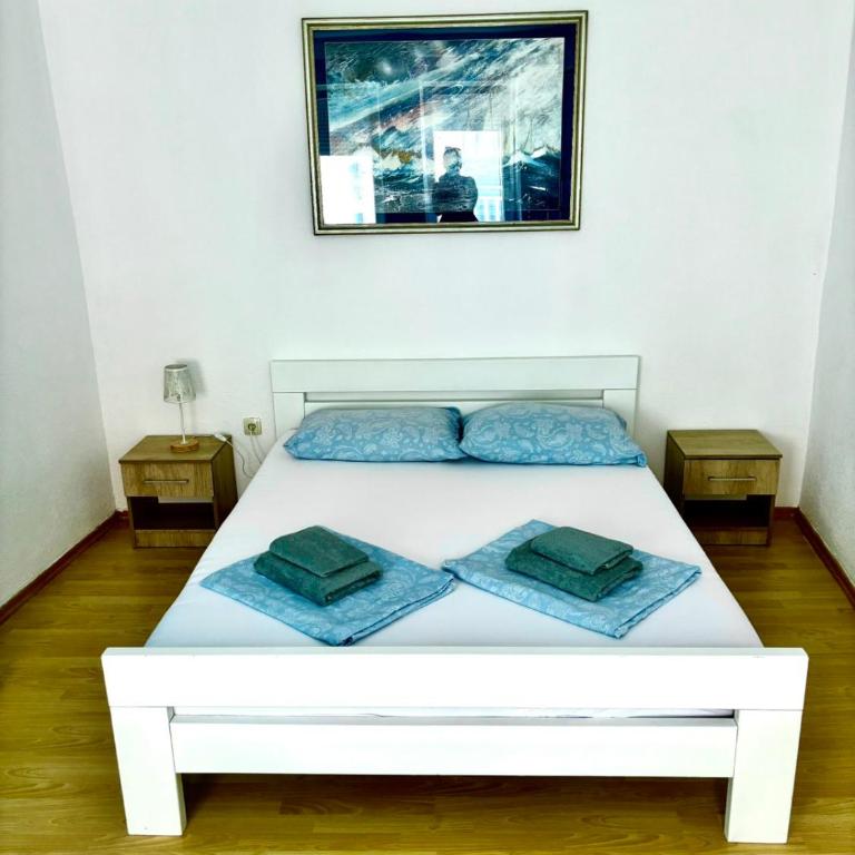 Apartment in Old Town- with parking - Two-Bedroom Apartment - 3