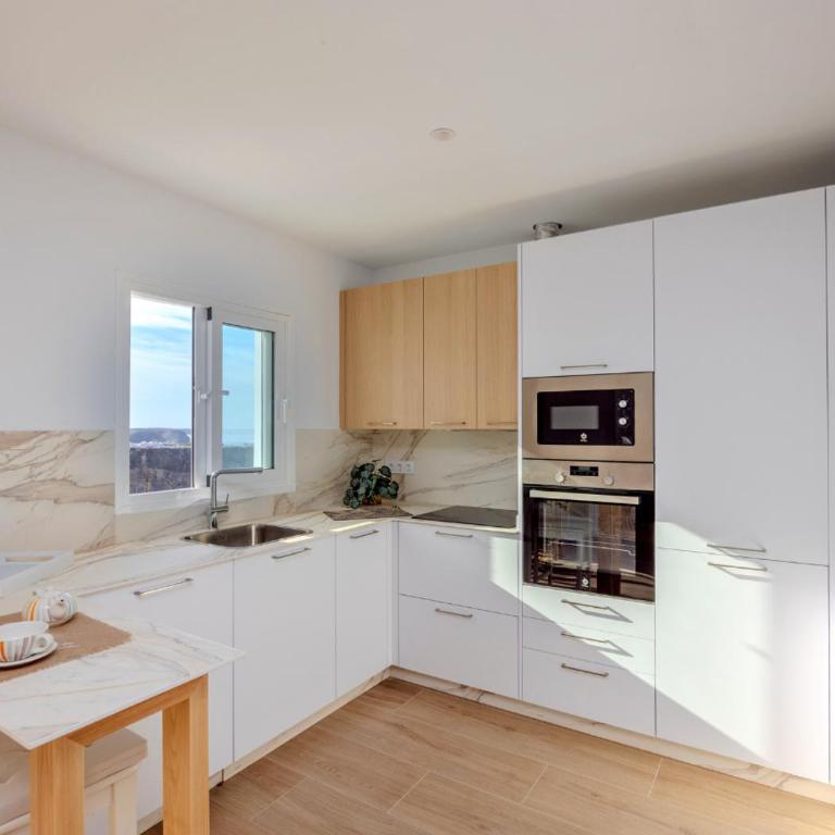 Serena del Mar by LIVVO - Two-Bedroom Villa - 4