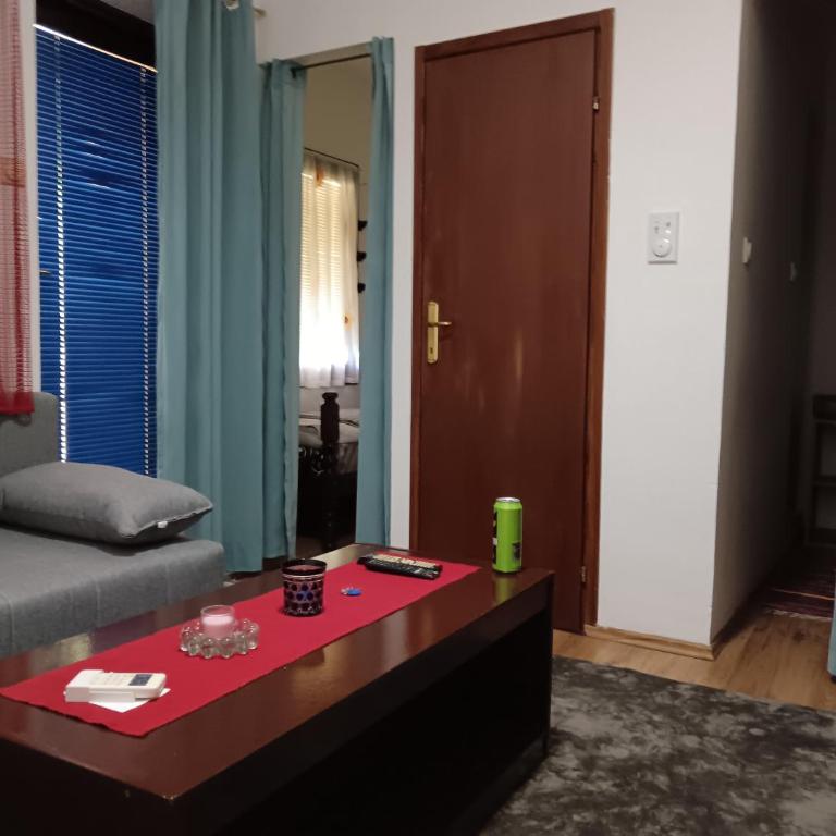 Beograd-Zvezdara - Two-Bedroom Apartment - 17