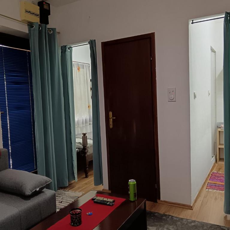 Beograd-Zvezdara - Two-Bedroom Apartment - 24