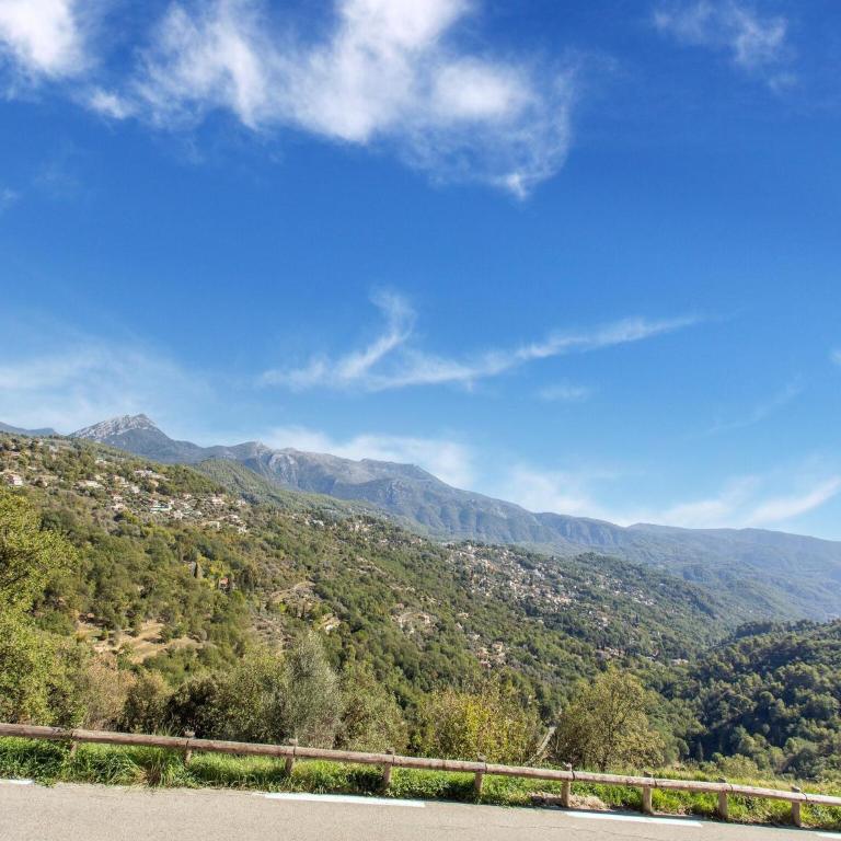 Cozy Hillside Escape in Berre - Two-Bedroom Holiday Home - 30