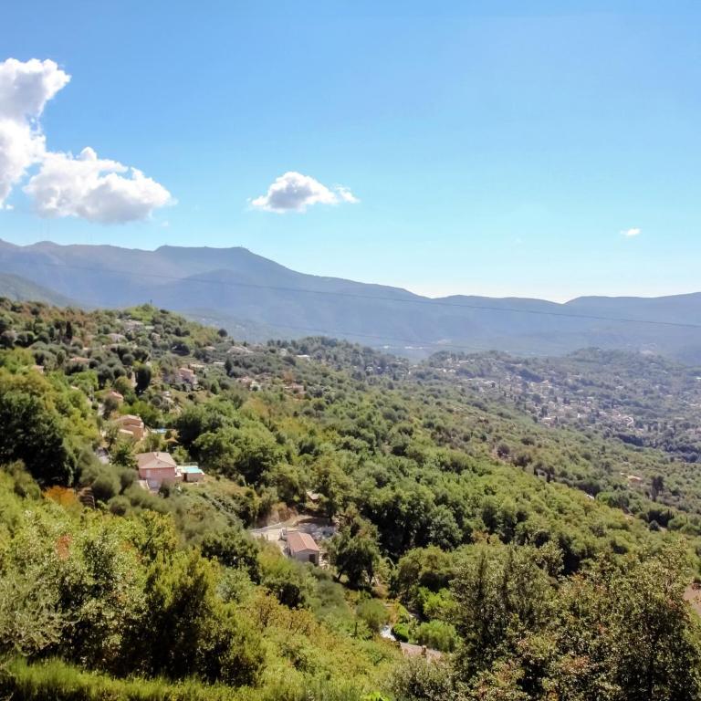 Cozy Hillside Escape in Berre - Two-Bedroom Holiday Home - 29