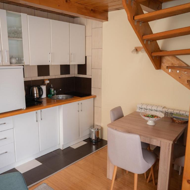 Škrka cotege - center of Zabljak - Two-Bedroom House - 25